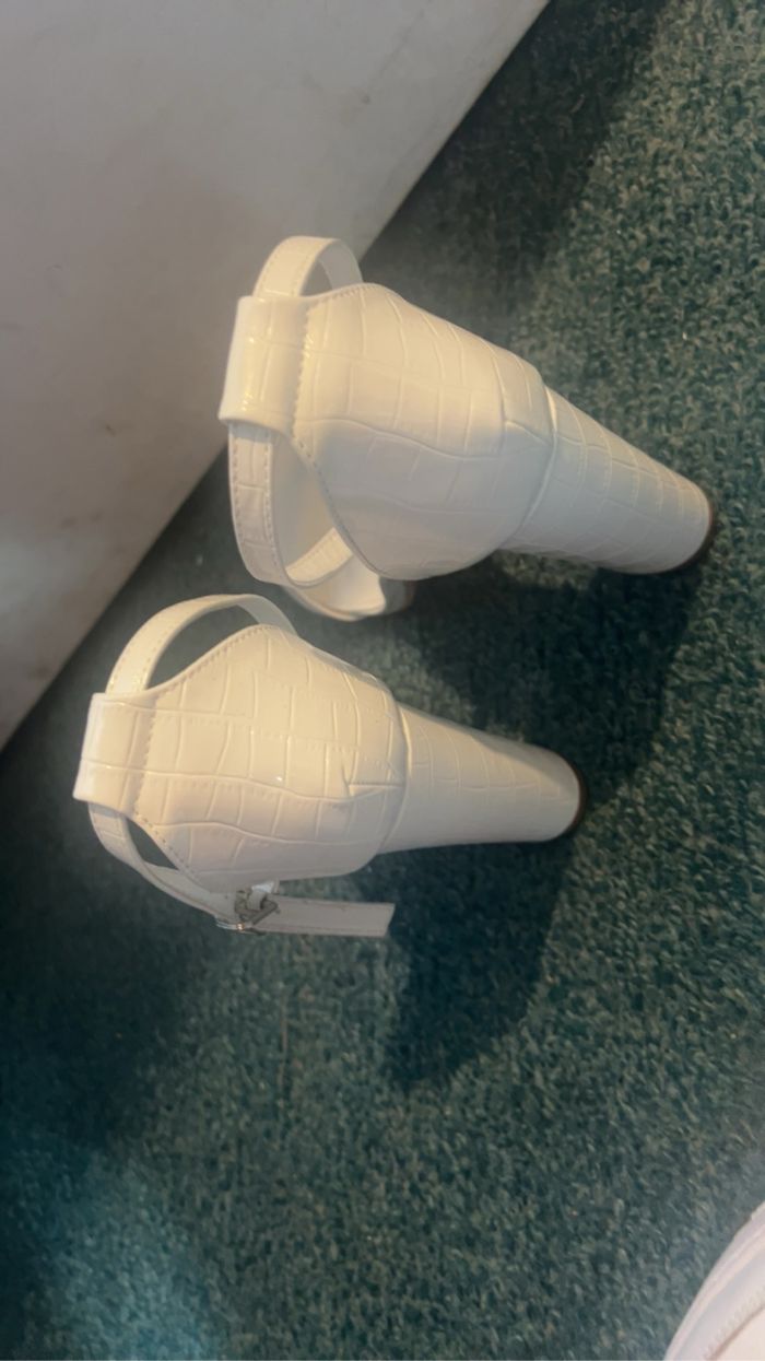 Talon blanc - photo numéro 3