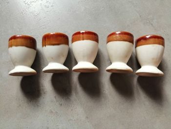 lot de 5 coquetiers marron et beige