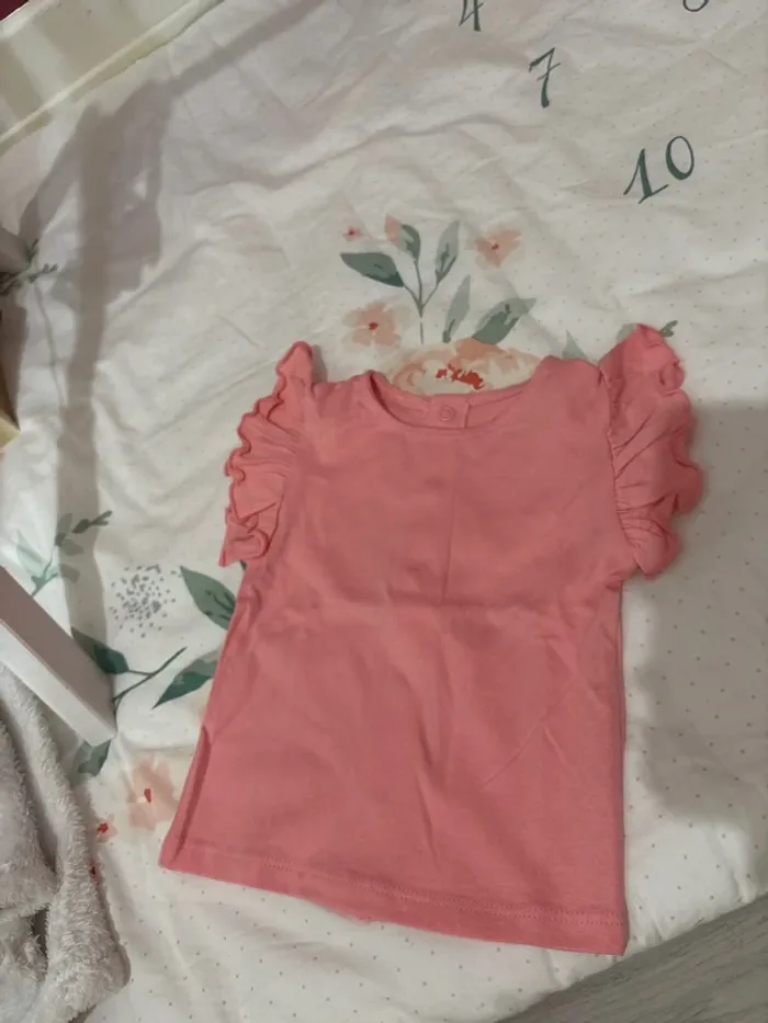 Lot 2 t shirt 6 mois - photo numéro 4