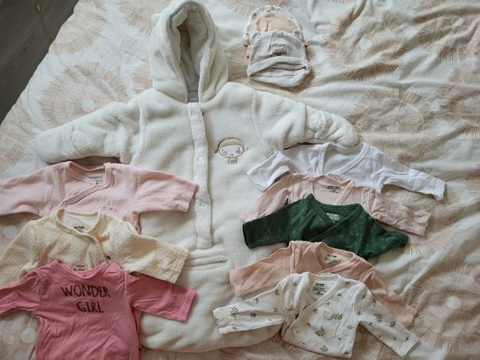 Lot bébé fille 0 mois