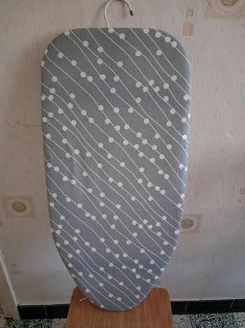 Table à repasser de voyage