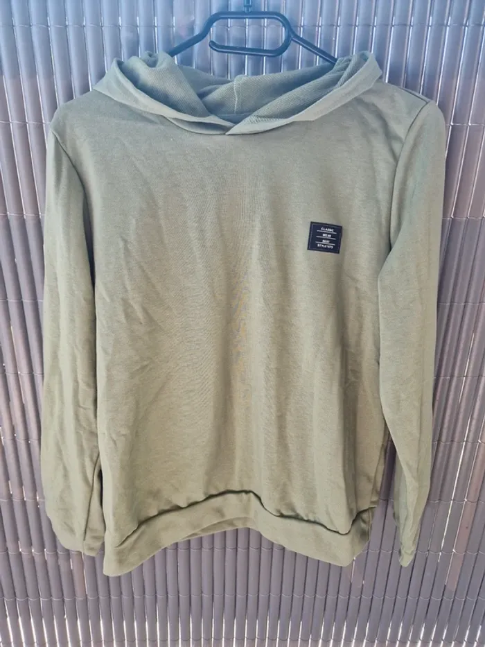 Pull a capuche - photo numéro 2