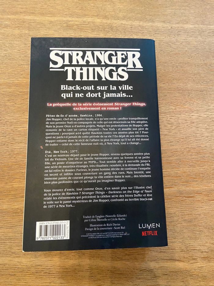 « Stranger things : Darkness on the edge of town » Adam Christopher - photo numéro 3