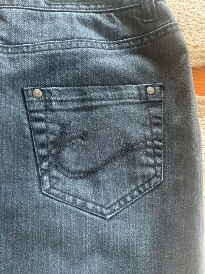 Jupe en jean cache cache taille 38 noire longueur 40cm - photo numéro 8