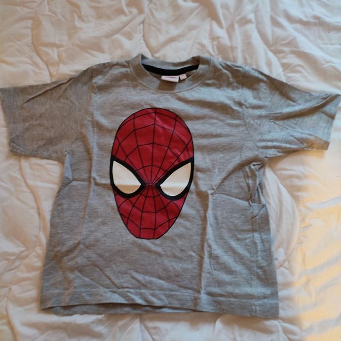 Tee-shirt 5 ans neuf Spiderman
