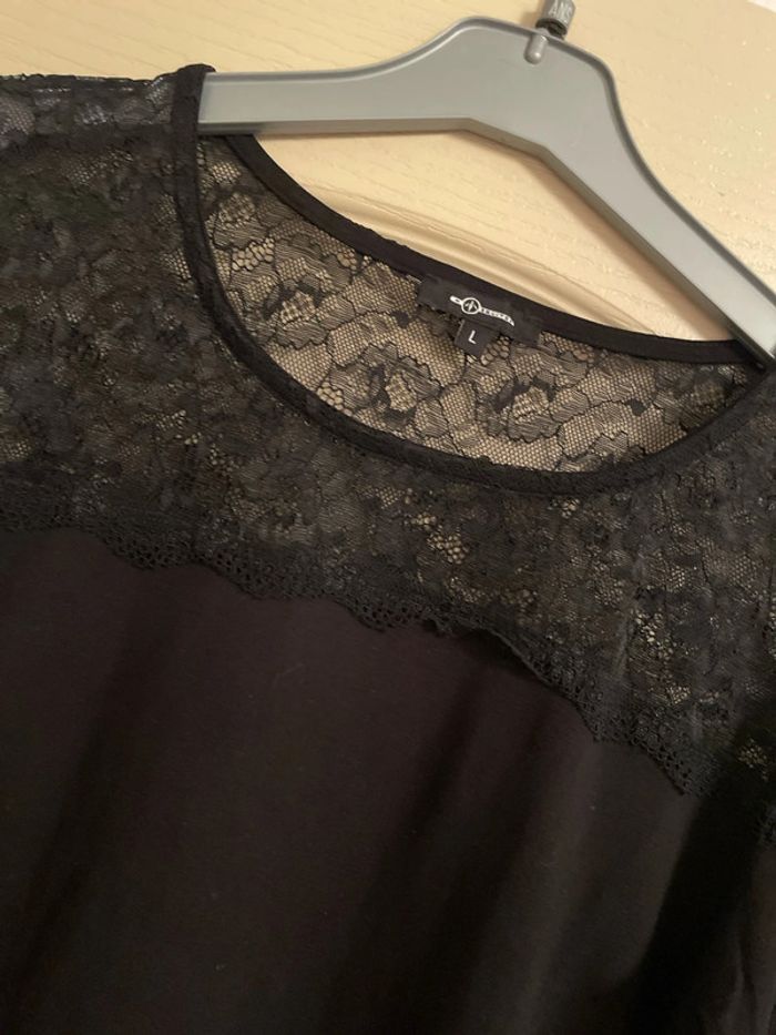 Haut femme en dentelle - photo numéro 2