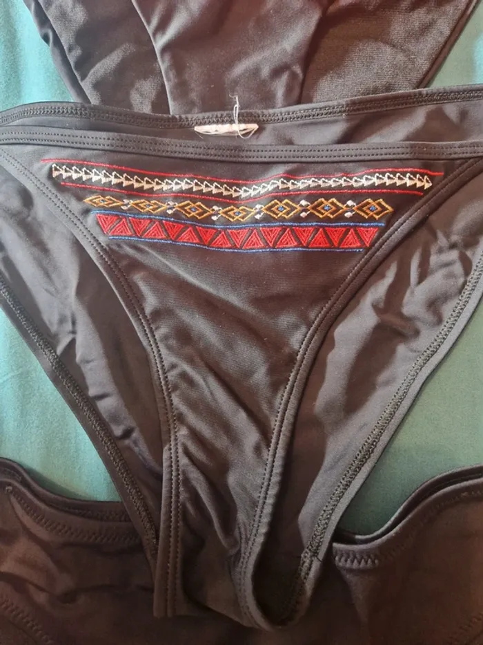 Bas maillot de bain neuf - photo numéro 3