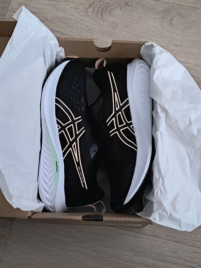 Baskets chaussures running Gel Asics taille 40.5 neuves - photo numéro 2