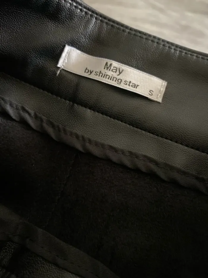 Pantalon simili cuir taille S - photo numéro 4