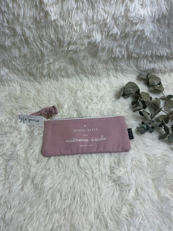 Trousse marcel et Lily « joyeux bazar d’une maîtresse d’école »