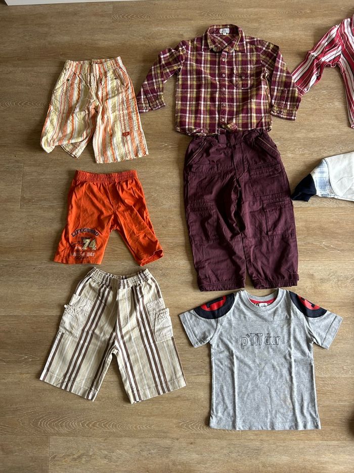 Lot vêtements garçon 4 ans – Chemises, t-shirts, pantalons été & hiver - photo numéro 2