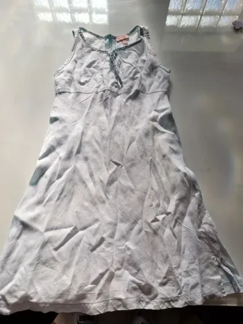 Robe bleue pâle 8 ans