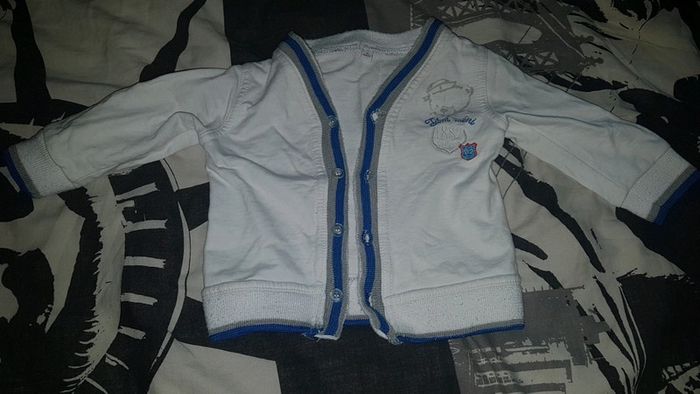 Gilet 6 mois 0€50 -50% dès 2 achetés