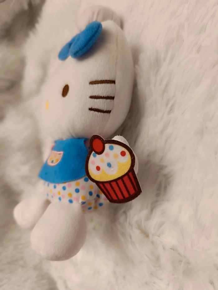 Peluche Hello Kitty Pâtissière - photo numéro 4