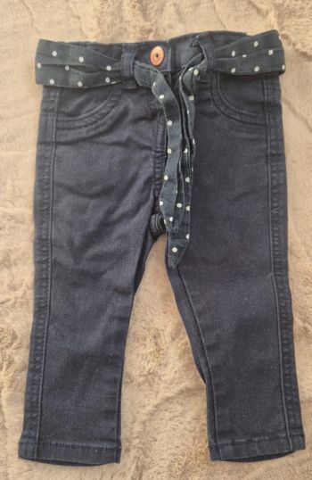Pantalon bleu marine avec ceinture 