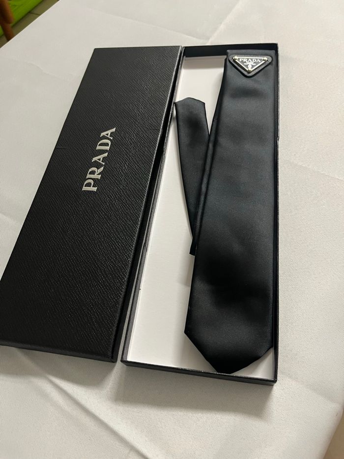 Cravate Prada - photo numéro 2