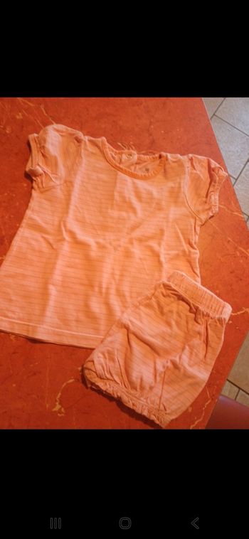 Ensemble bébé taille 24 mois
