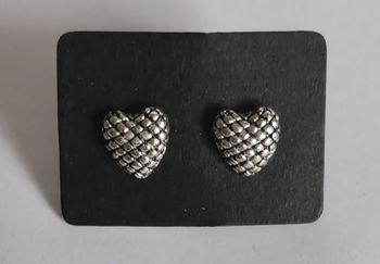 Clous d'oreilles cœur  1