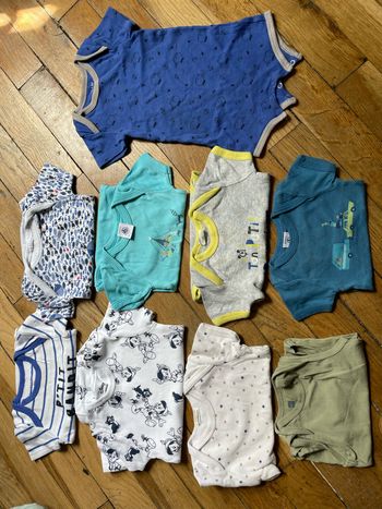 Lot bodies manches courtes 6 mois