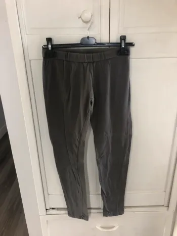 legging gris anthracite foncé sport