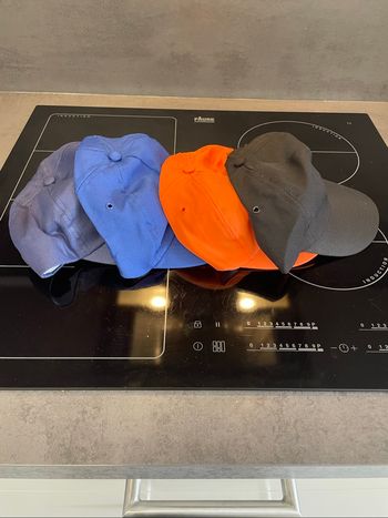 Lot de 4 casquettes adultes