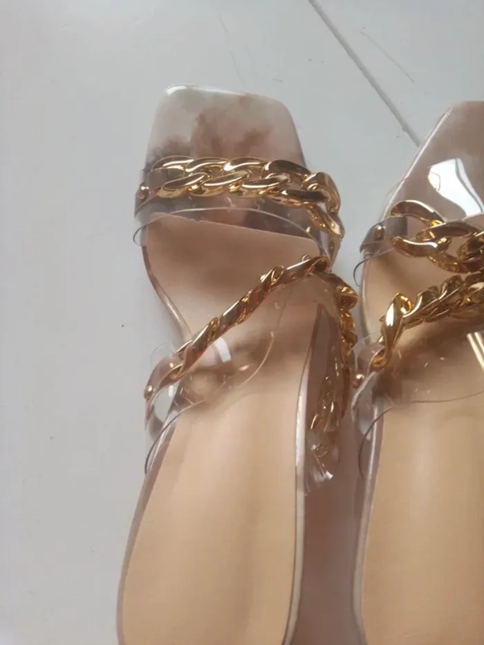 Mules transparentes à chaînes dorées à talons pyramidaux - photo numéro 5