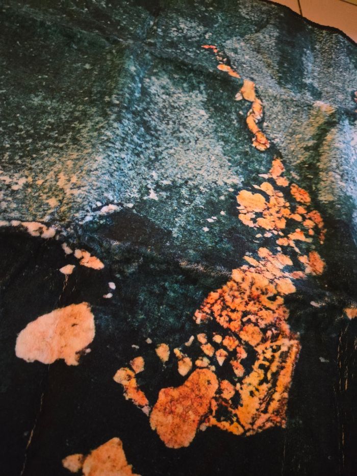 Neuf tapis 80 cm effet marbre or et vert - photo numéro 2