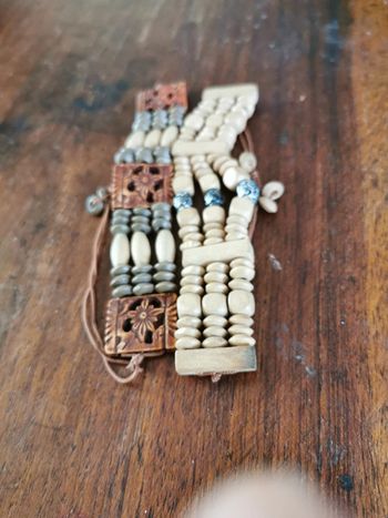 Lot de 2 bracelets reglables perles en bois