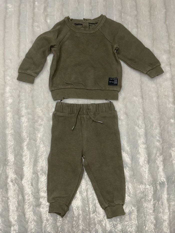 Ensemble jogging kaki