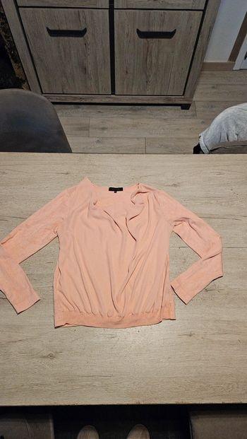 Pull léger à manches longues, orange très clair, col large, double matière. Lola Liza, taille 40