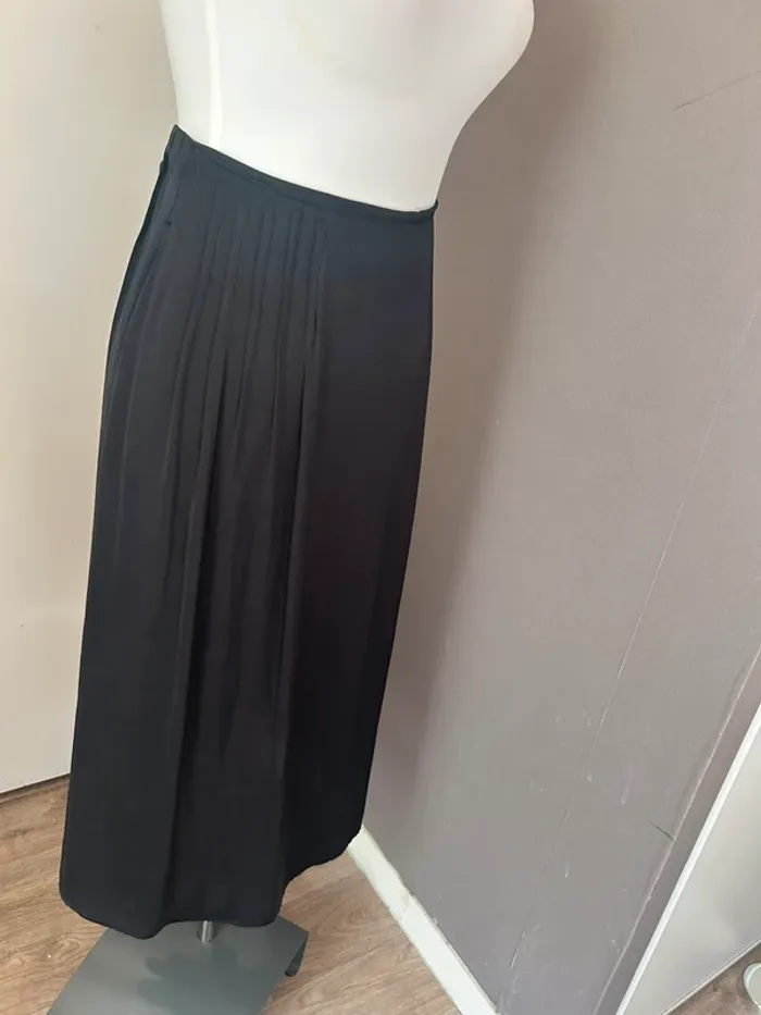 Monoprix, jupe longue noire satinée légère, fluide, taille - photo numéro 2