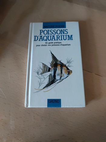 Livre poissons d aquarium