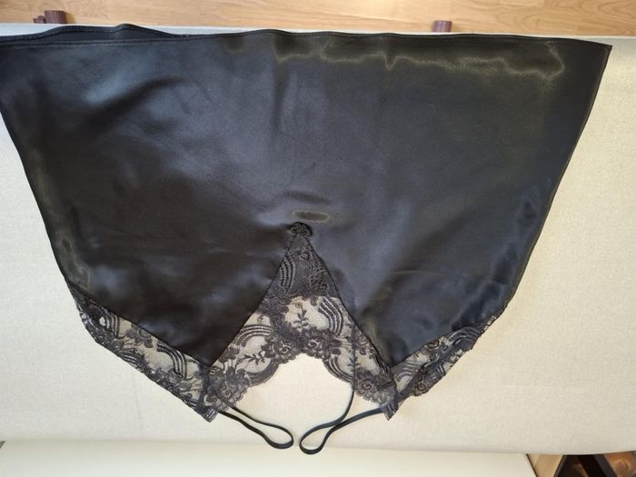 Joli caraco femme St Michael 42 noir décolleté dentelle très bon état - photo numéro 2