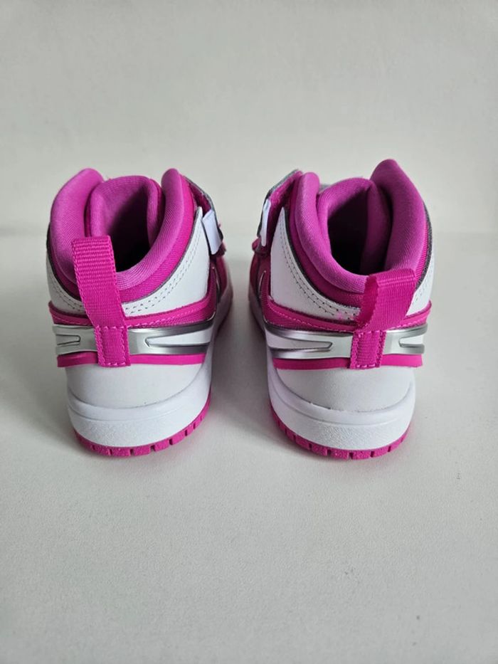 Basket fille Jordan 1 Mid EasyOn Fire rose et blanche Taille 25 neuf - photo numéro 10