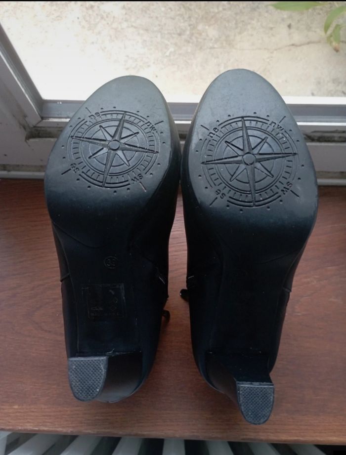 Bottines à talons avec boucles - photo numéro 4