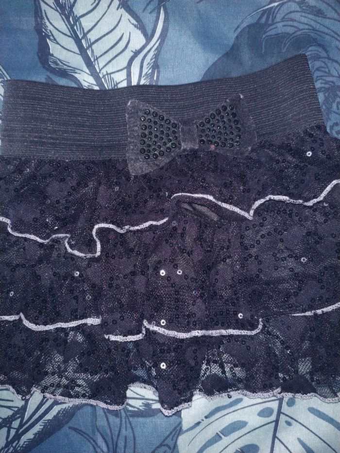 Jupe à volants et paillettes 3 ans - photo numéro 2