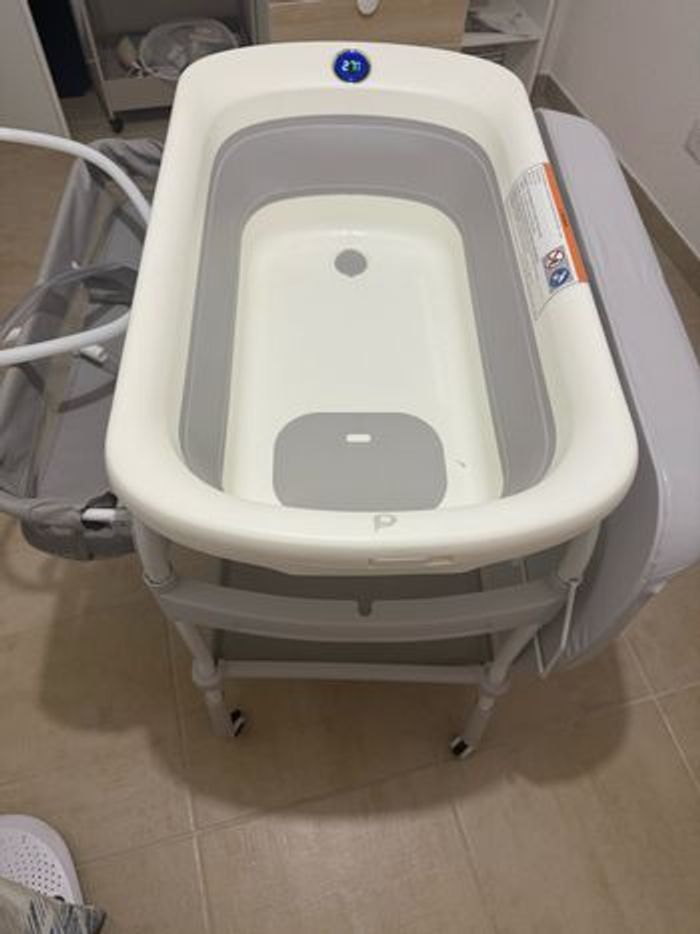 Table à langer 2 en 1 avec baignoire - photo numéro 2