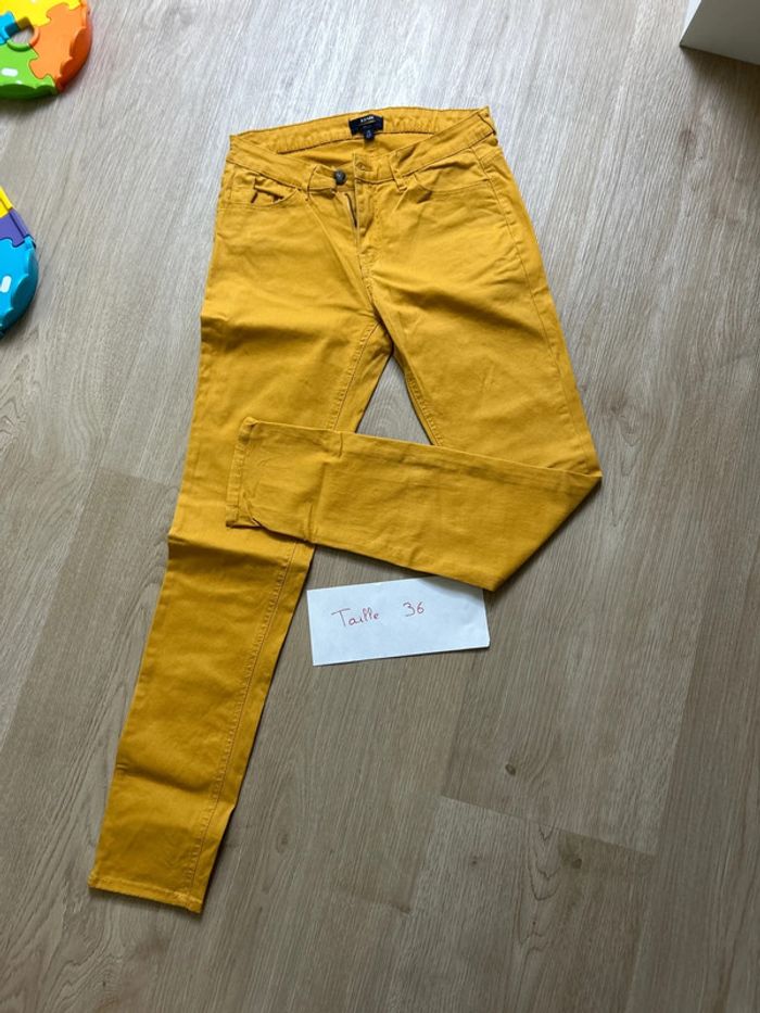 Jean slim jaune moutarde taille 36