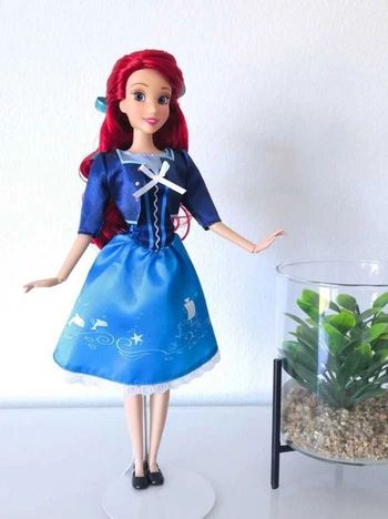 Poupée Ariel tenue provinciale "La Petite Sirène" Disney NEUVE