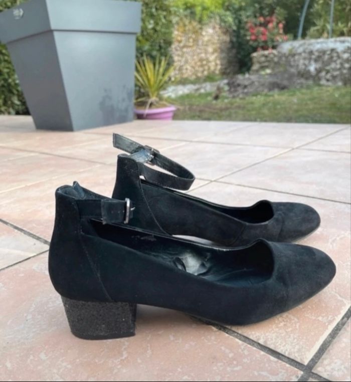 Chaussure à talon matière velours et talon pailletée taille 39 de chez cache cache en bon état - photo numéro 2