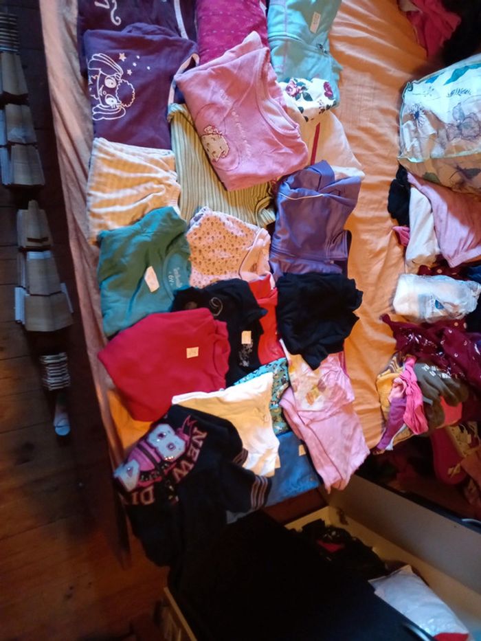 Lot 53 pièces fille 6 ans - photo numéro 2