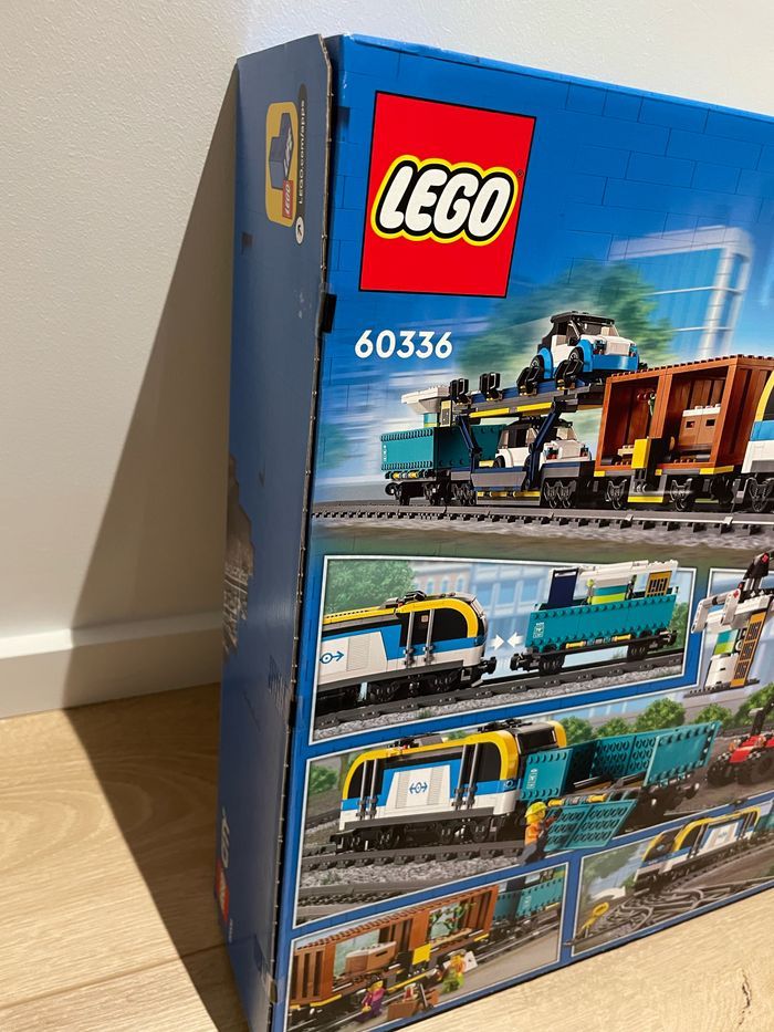 Lego City 60336 Le train de marchandises - photo numéro 4