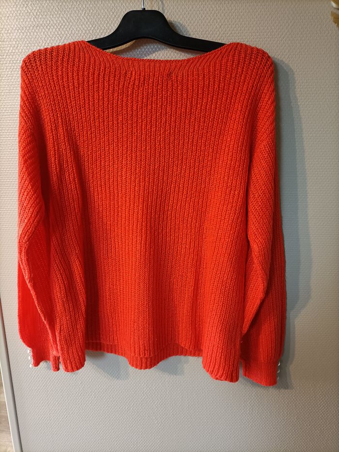 Pull uni orange avec perles aux manches - photo numéro 3