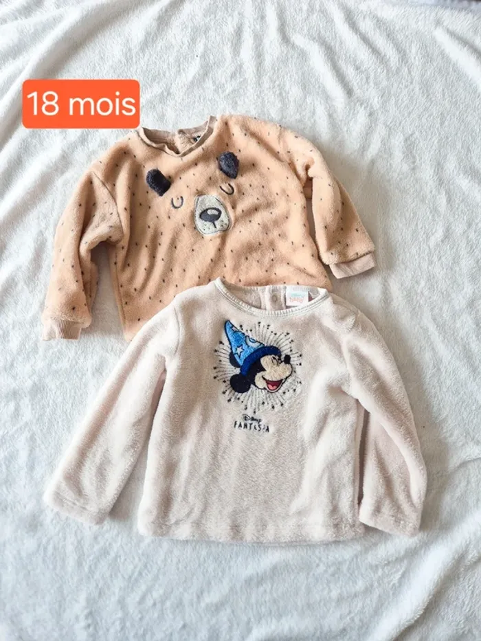 Lot 2 pulls 18 mois kiabi/mickey