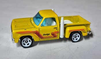 Hot Wheels 1978 Dodge L’il Red Express Truck  pick-up jaune  Modele reduit voiture miniature