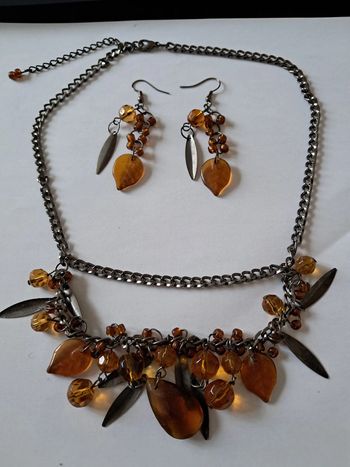 Ensemble collier et d oreilles