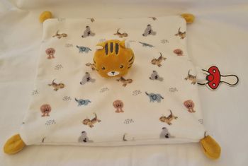 Doudou Tigre carré plat blanc - Animaux - Attache tétine- Simba