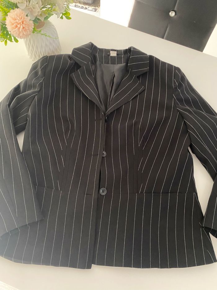 Tailleur - photo numéro 3