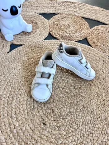 Chaussures baskets adidas blanc et zèbre pointure 25