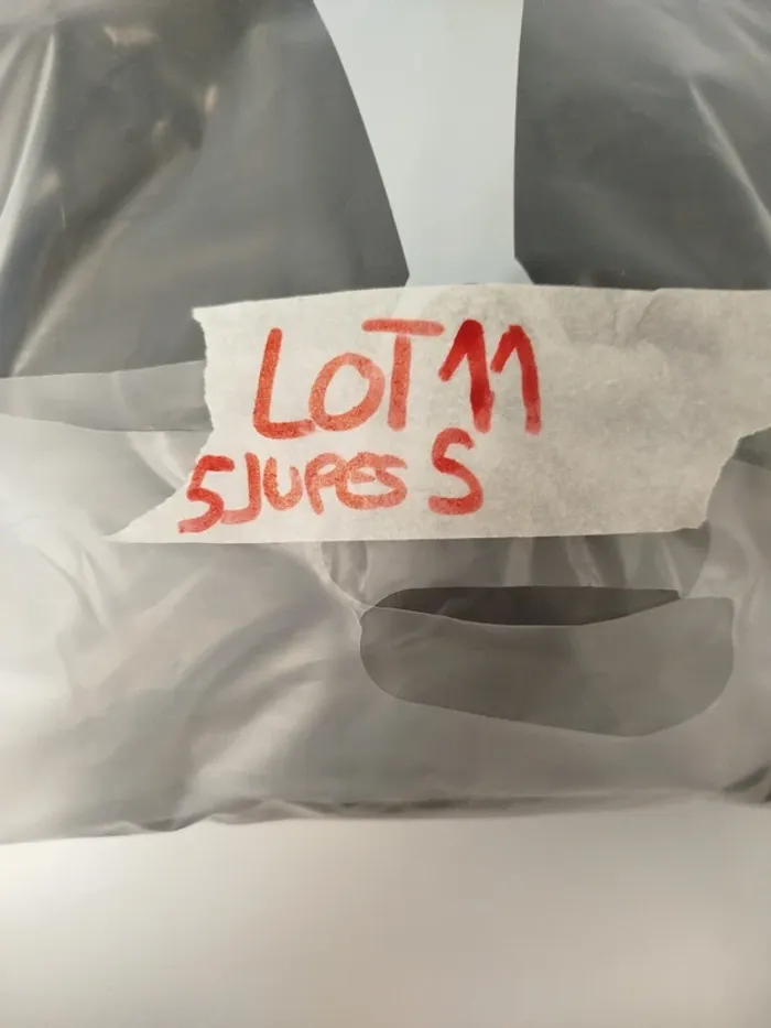 Lot de 6 jupes femme taille S – cuir, maille, tulle, zippées – Zara, Mango, Bershka - photo numéro 14